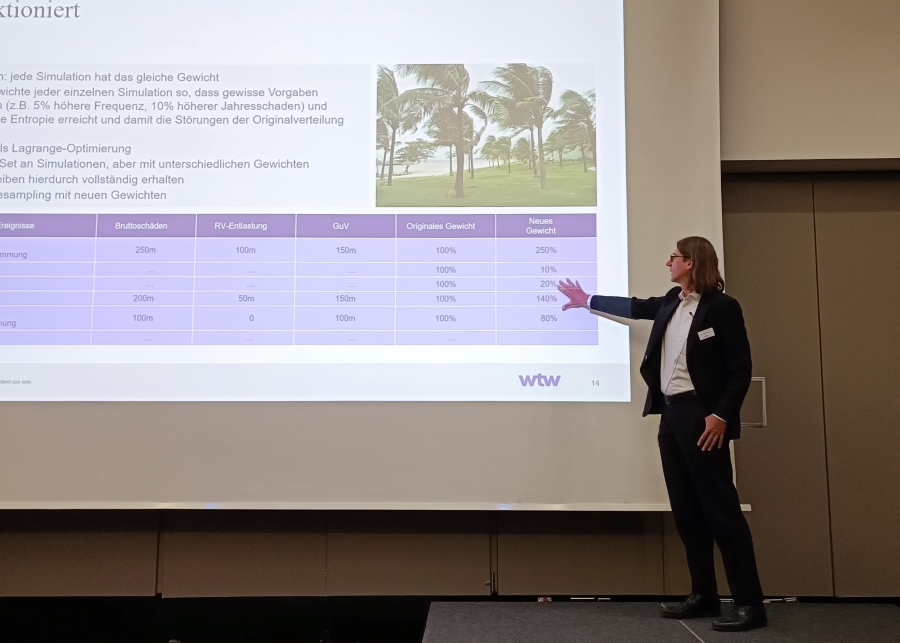 Alexandru Spiridon hält den Vortrag auf der WTW PC Lab