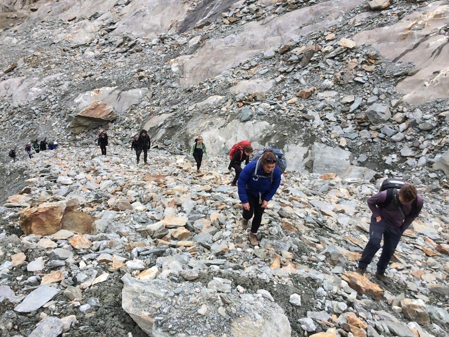 photo of students climbing Langgletcher, Blatten in 2019