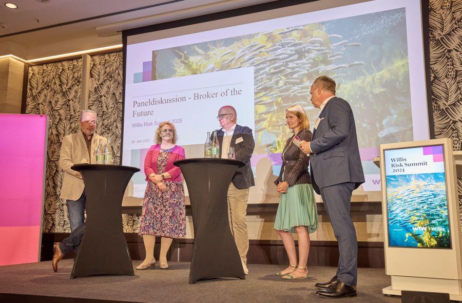 Willis Risk Summit 2025: Paneldiskussion zur Rolle des Industrieversicherungsmaklers.